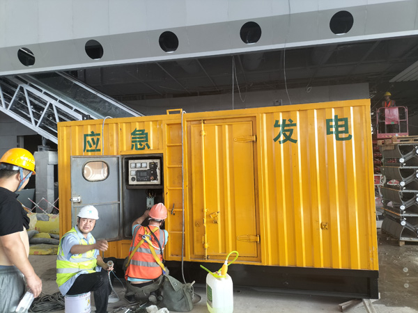德安怎样判断空气滤清器是否需要更换？